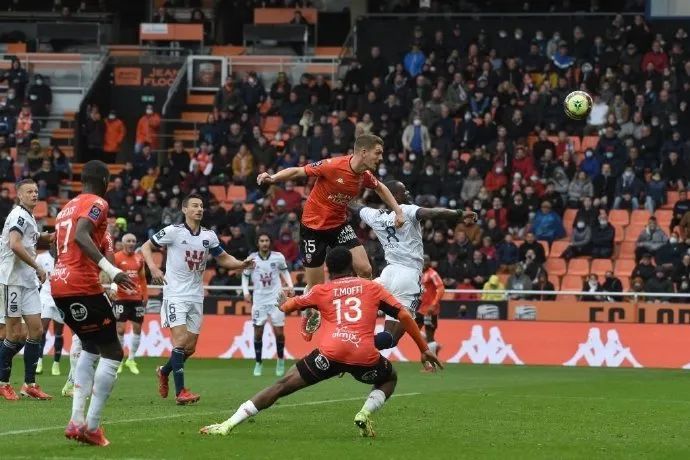  洛里昂定位球战术奏效主场力克克莱蒙