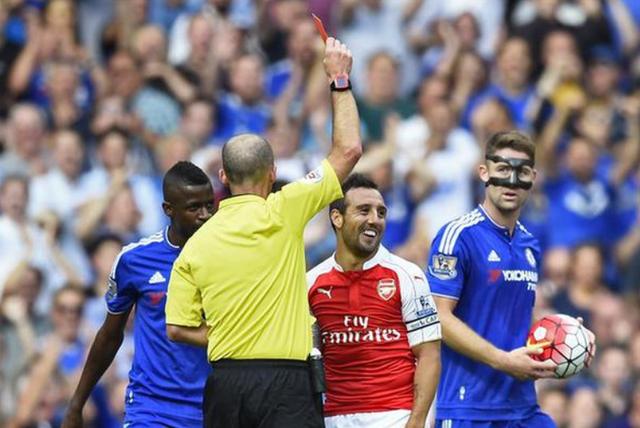  阿森纳北伦敦德比取胜，厄德高助攻帽子戏法亮眼