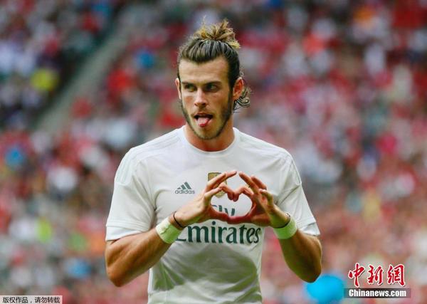  西汉姆联定位球战术奏效，祖玛头槌破门战胜南安普顿